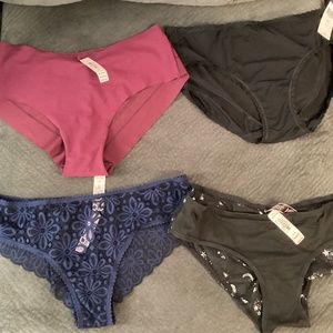 VS/ Soma multiple Panty bundle size M